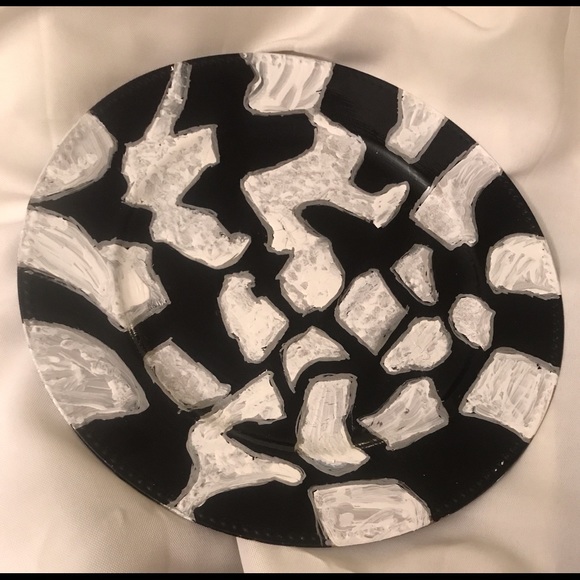 🖤🤍Hand Design Plate🤍🖤 - Picture 3 of 10